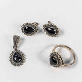 Set Bijuterii STILL Argint 925 - Pandantiv, Inel, Cercei, Onix si Marcasite, Marime Inel 8, Negru