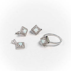 Set Bijuterii STILL Argint 925 - Pandantiv, Inel, Cercei, Opal, Marime Inel 9, Alb cu Reflexii Albastre