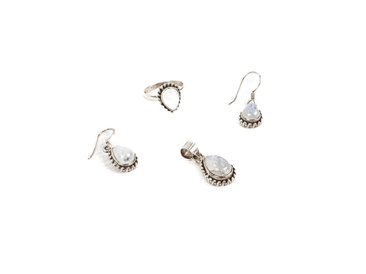 Set Bijuterii din Argint 925 - Cercei, Inel, Pandantiv - Piatra Lunii - Marime 6.5 - Alb