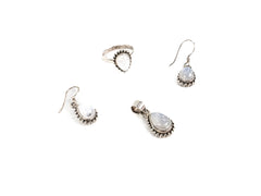 Set Bijuterii din Argint 925 - Cercei, Inel, Pandantiv - Piatra Lunii - Marime 6.5 - Alb