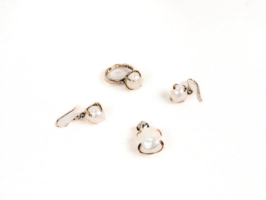 Set Bijuterii din Argint 925 - Cercei, Inel, Pandantiv - Perle - Marime 8 - Alb #1