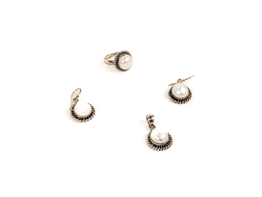 Set Bijuterii din Argint 925 - Cercei, Inel, Pandantiv - Perle - Marime 9 - Alb