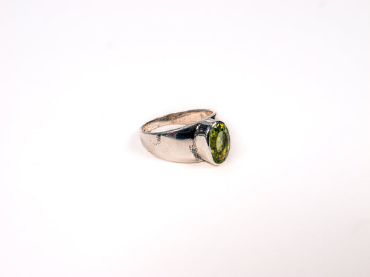 Inel din Argint 925 cu Peridot Verde - Marime 10