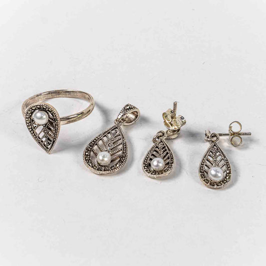 Set Bijuterii STILL Argint 925 - Pandantiv,  Inel,  Cercei, Perle de Cultura si Marcasite, Marime Inel 7,5 si 8,5 Alb Sidefat