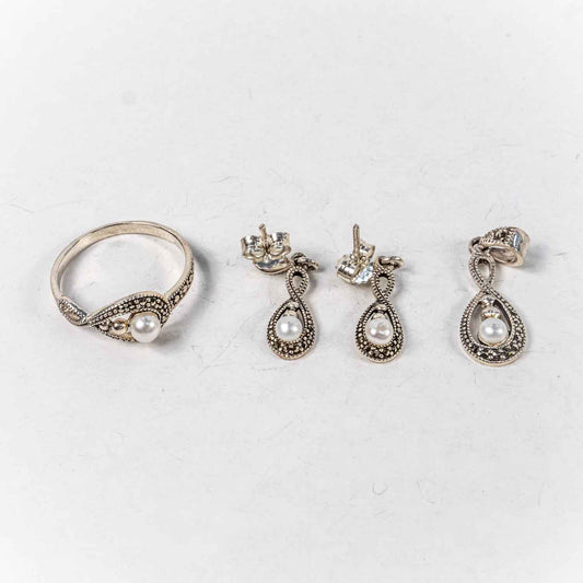 Set Bijuterii STILL Argint 925 - Pandantiv,  Inel,  Cercei, Perle de Cultura si Marcasite, Marime Inel 7 si 8,5 Alb Sidefat