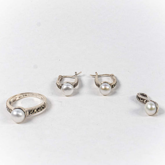 Set Bijuterii STILL Argint 925 - Pandantiv,  Inel,  Cercei, Perle de Cultura si Marcasite, Marime Inel 8,5, Alb Sidefat