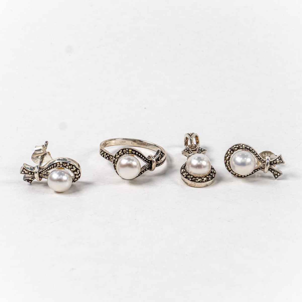 Set Bijuterii STILL Argint 925 - Pandantiv,  Inel,  Cercei, Perla de Cultura si Marcasite, Marime Inel 7, Alb Sidefat