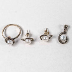 Set Bijuterii STILL Argint 925 - Pandantiv,  Inel,  Cercei, Perla de Cultura si Marcasite, Marime Inel 9, Alb Sidefat