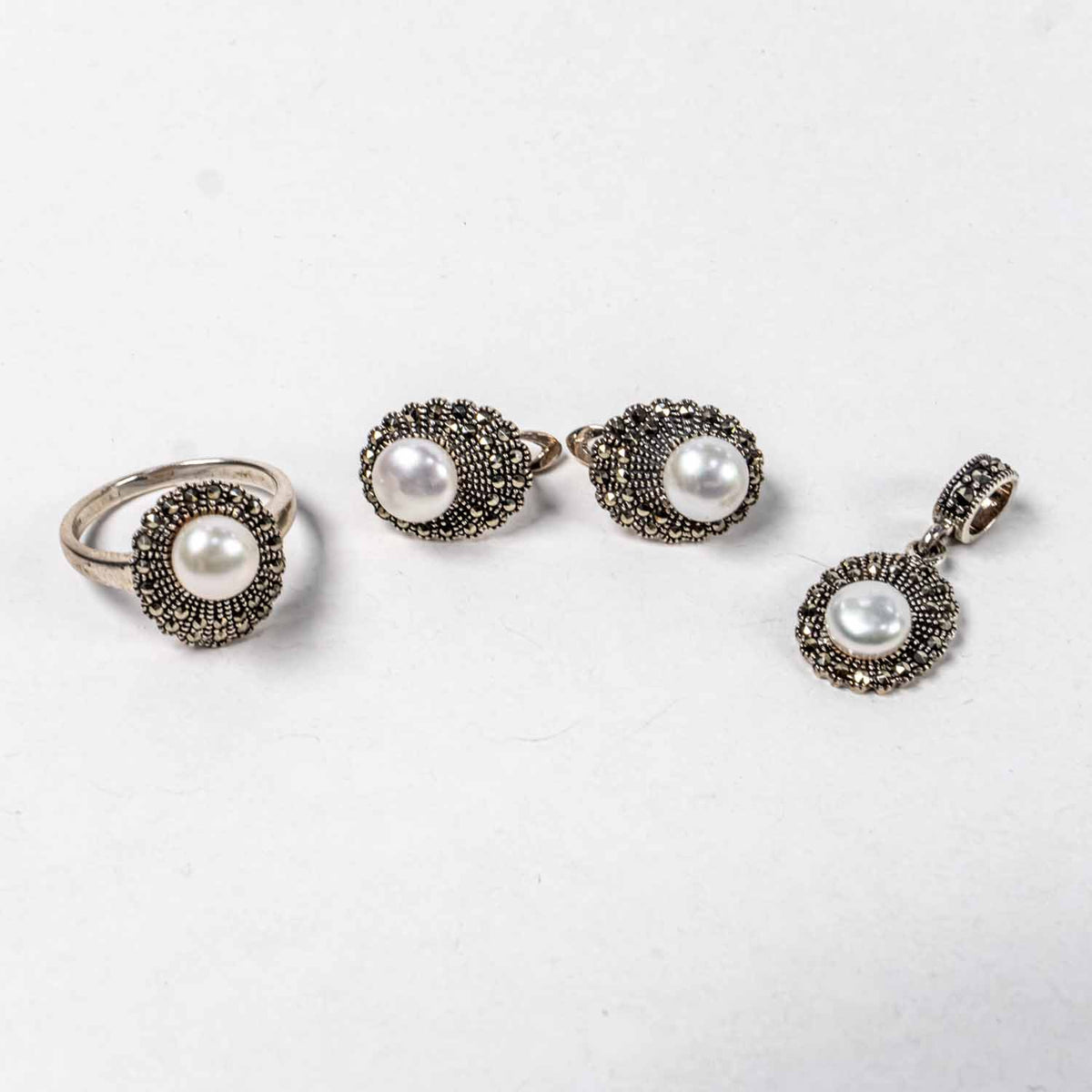 Set Bijuterii STILL Argint 925 - Pandantiv,  Inel,  Cercei, Perla de Cultura si Marcasite, Marime Inel 7, Alb Sidefat