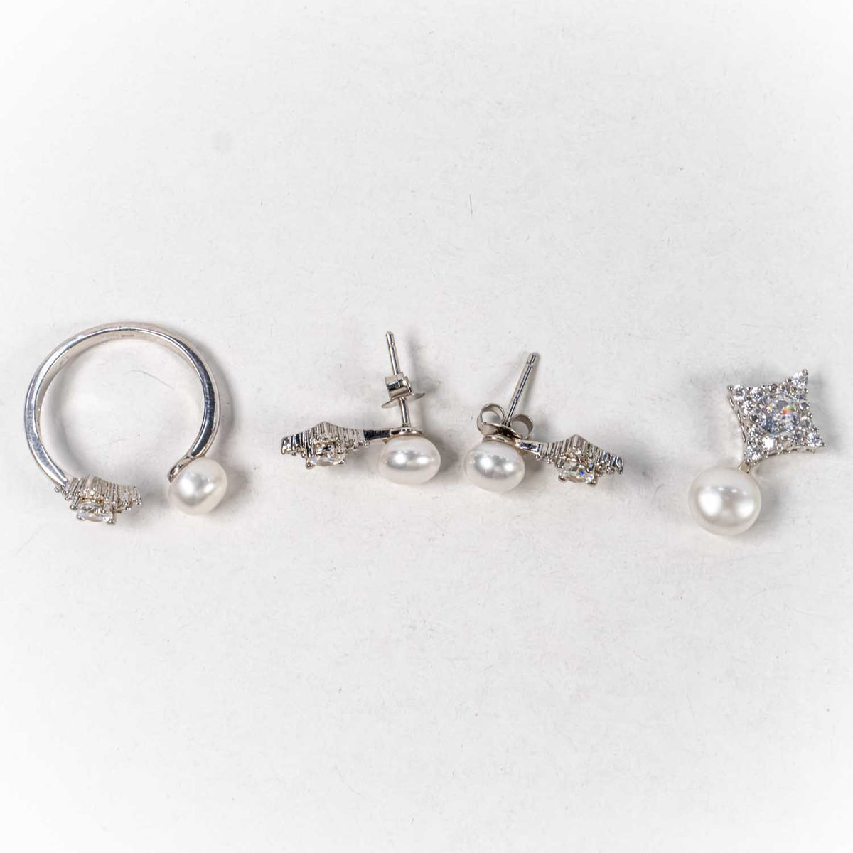 Set Bijuterii STILL Argint 925 - Pandantiv,  Inel,  Cercei, Perla de Cultura si Zirconia, Marime Inel 8, Alb sidefat