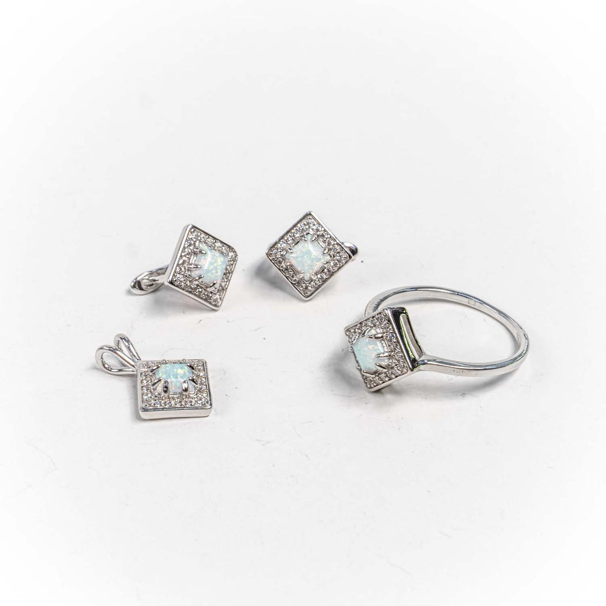 Set Bijuterii STILL Argint 925 - Pandantiv,  Inel,  Cercei, Opal, Marime Inel 9, Alb cu Reflexii Albastre