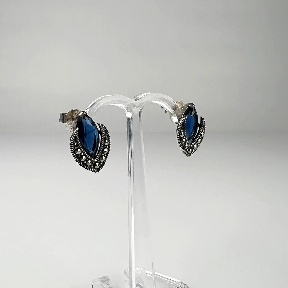 Cercei marcasite cu surub si prindere fluture din argint 925 - vedere 1